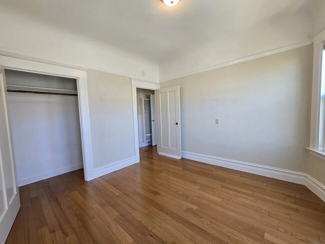 Photo - 1042 Irving St