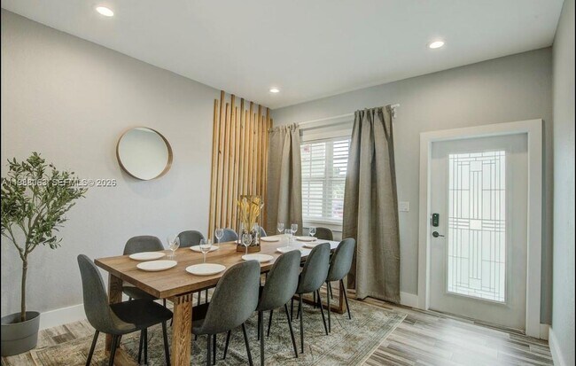 Photo - 801 NW 1st Ave