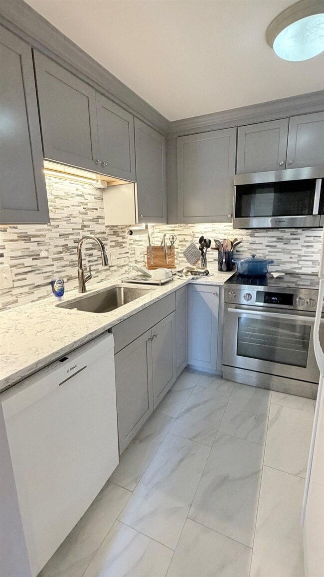 Building Photo - 170 Gore St Unit 12