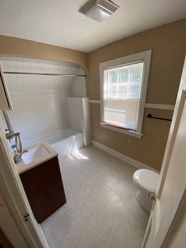 Photo - 234 E Allegan St Unit #1