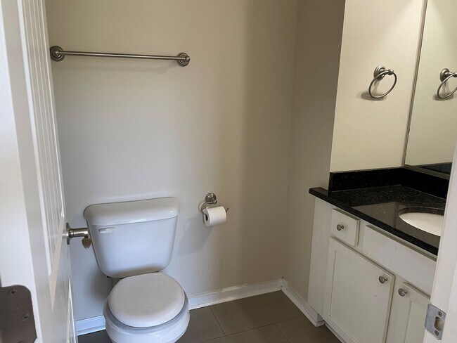 21 Gloucester Dr
