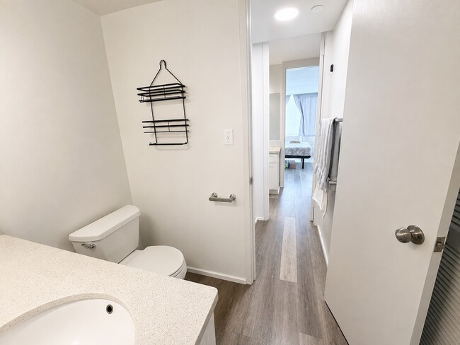 Photo - 780 Amana St