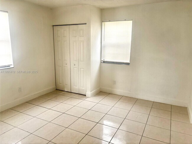 Photo - 14731 Harding Ln