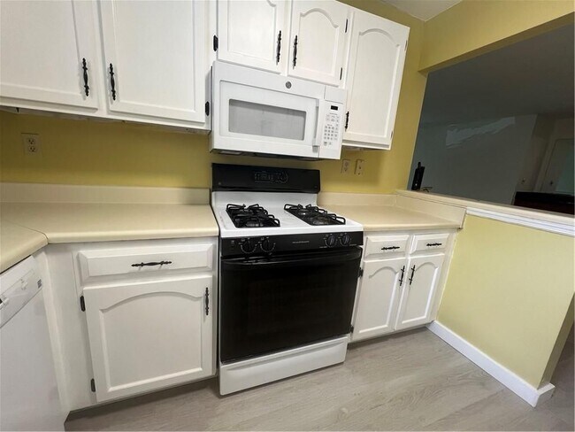 Photo - 1648 Raleigh Cir