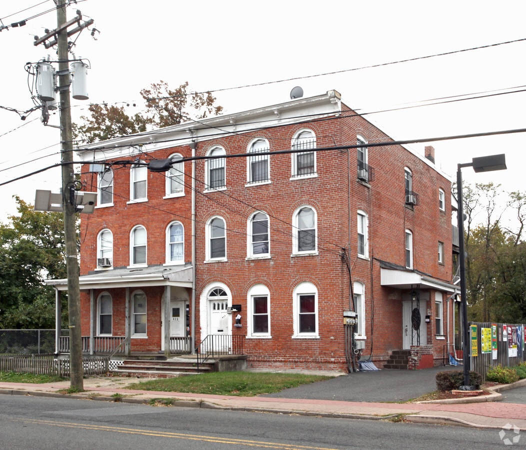 Photo - 415-417 Somerset St Apartments