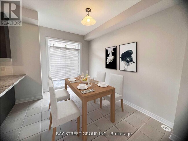 Photo - 3325 Carding Mill Trail