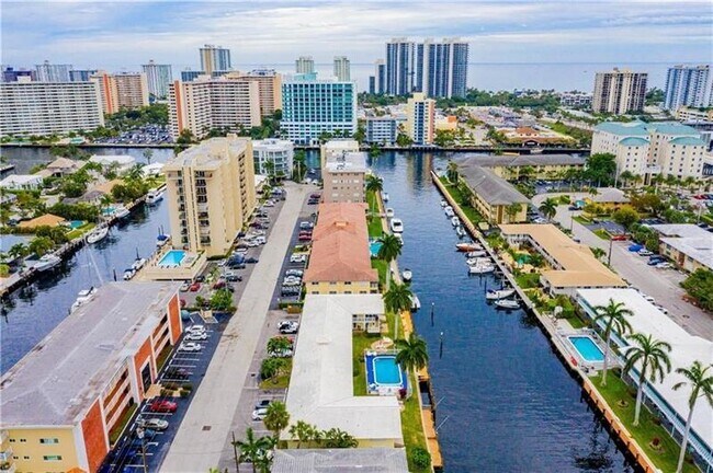 Photo - 2840 NE 33rd Ct Unidad 2