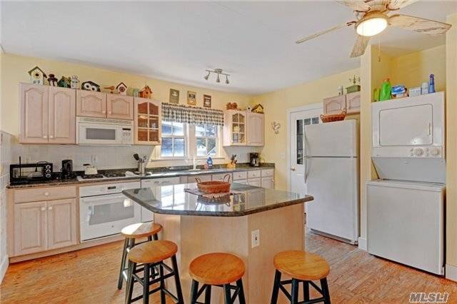 33 Cedar Ct