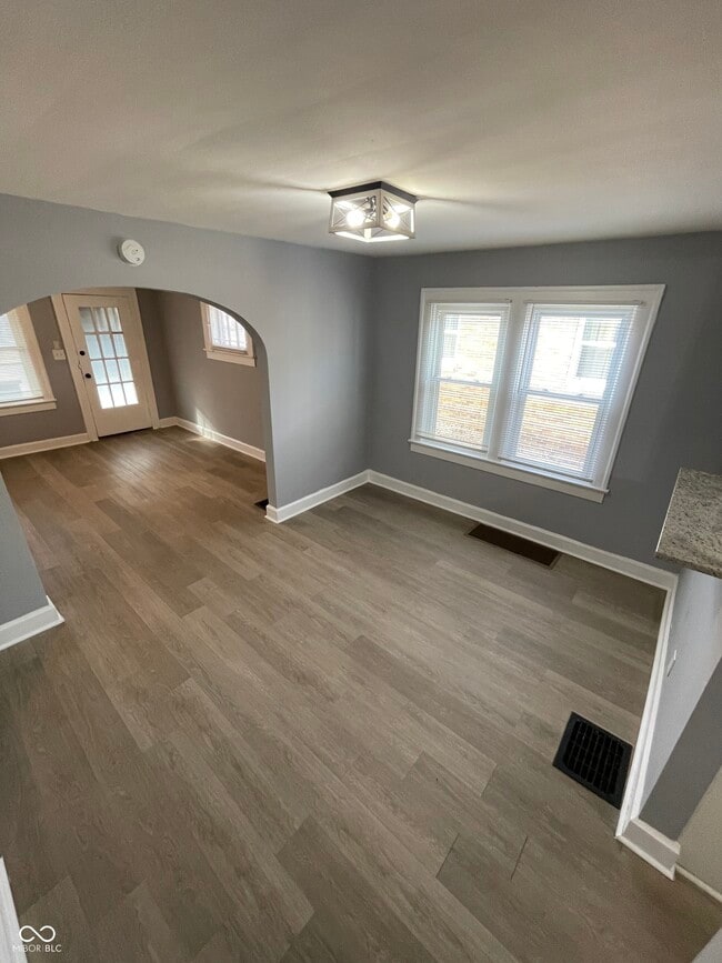 Photo - 833 N Emerson Ave