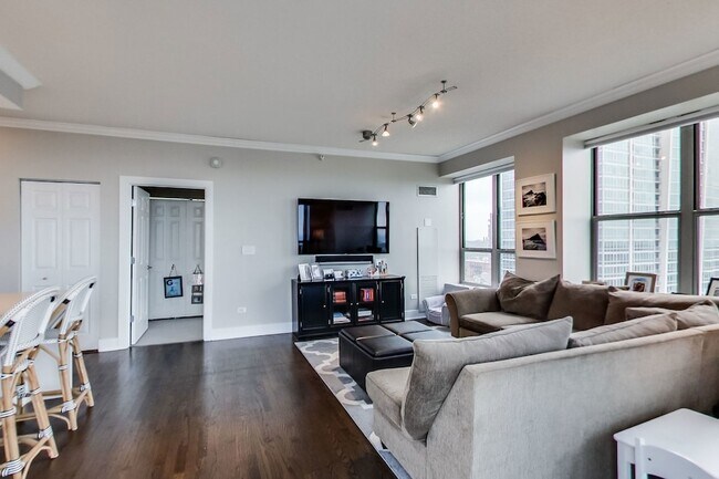 Photo - 1717 S Prairie Ave Unidad 1701