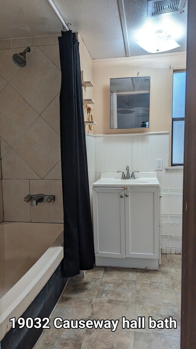 Photo - 19032 Causeway Blvd