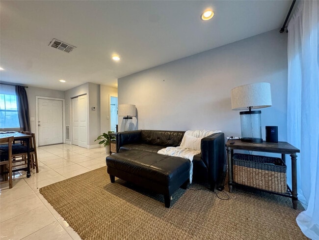 Photo - 2801 NE 33rd Ct Unit 206