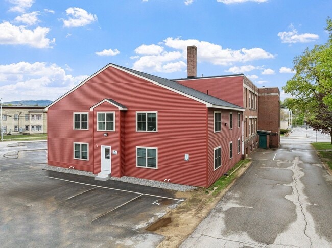 Building Photo - 50 Church St Unit 14