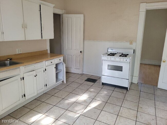 Photo - 1515 N Broadway St