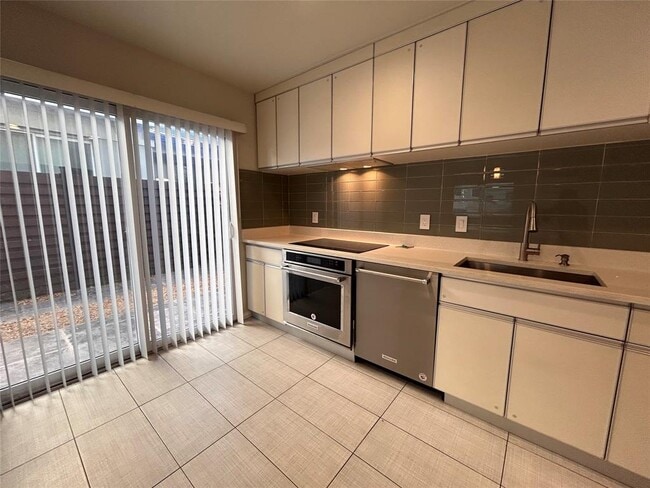 Photo - 8922 Trone Cir