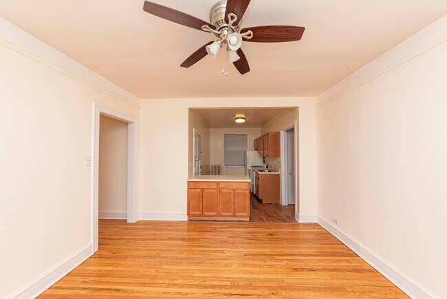 Photo - 739 Hinman Ave Unit 2E