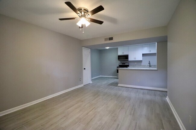 Building Photo - 5929 Queensloch Dr Unit 235 Rental