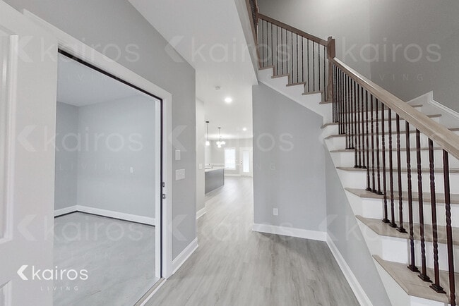 3712 Oak Leaf Wy