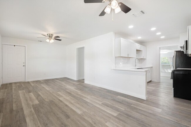 Photo - 434 Byrnes Dr