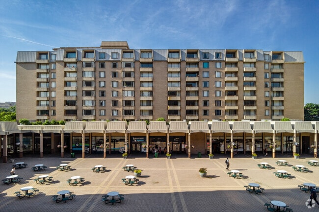 Columbia Plaza