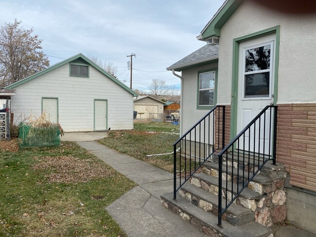 Photo - 731 Avenue E