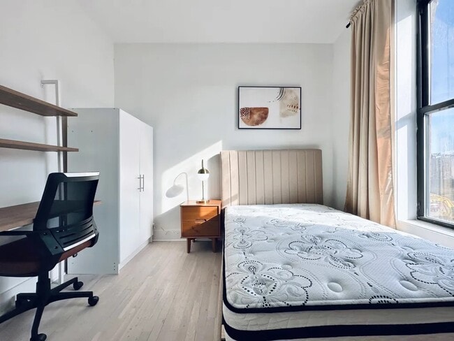 Photo - Furnished room/NOT APARTMENT Unit 3