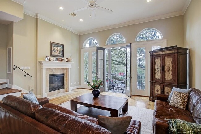 Photo - 912 Lovett Blvd