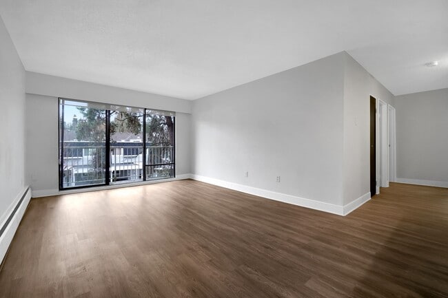 Photo - Renaissance on Shaw