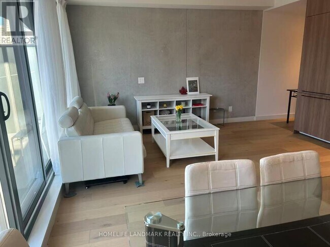 Photo - 81 Wellesley St E Unit 905