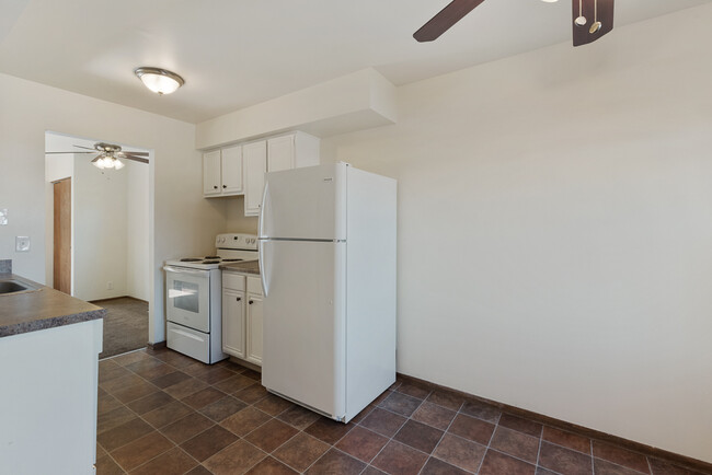 Kitchen - 8045 W Crawford Ave Casa Adosada