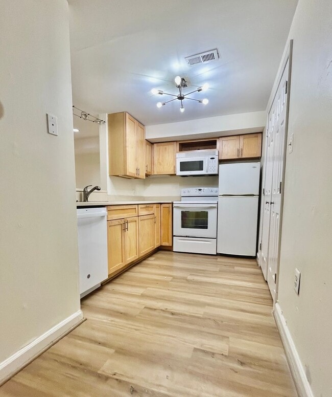 Photo - 1446 Newton St NW