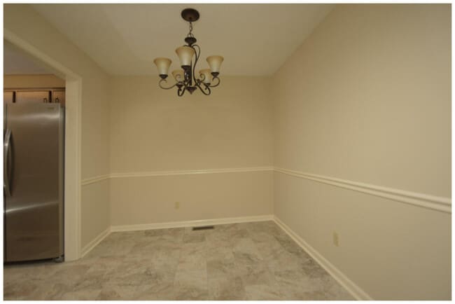 Photo - 105 Oakmont Ln