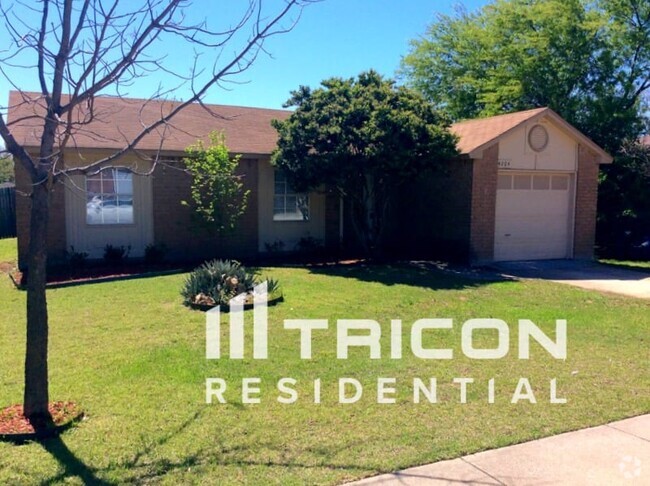 Building Photo - 4204 Pepperbush Dr Rental