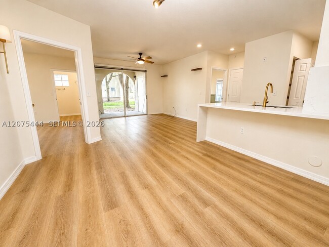 Building Photo - 2548 Centergate Dr Unit 108