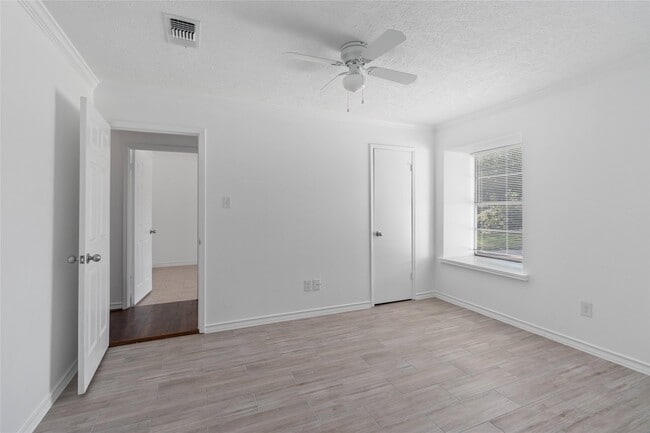 Photo - 500 Shirleen Dr