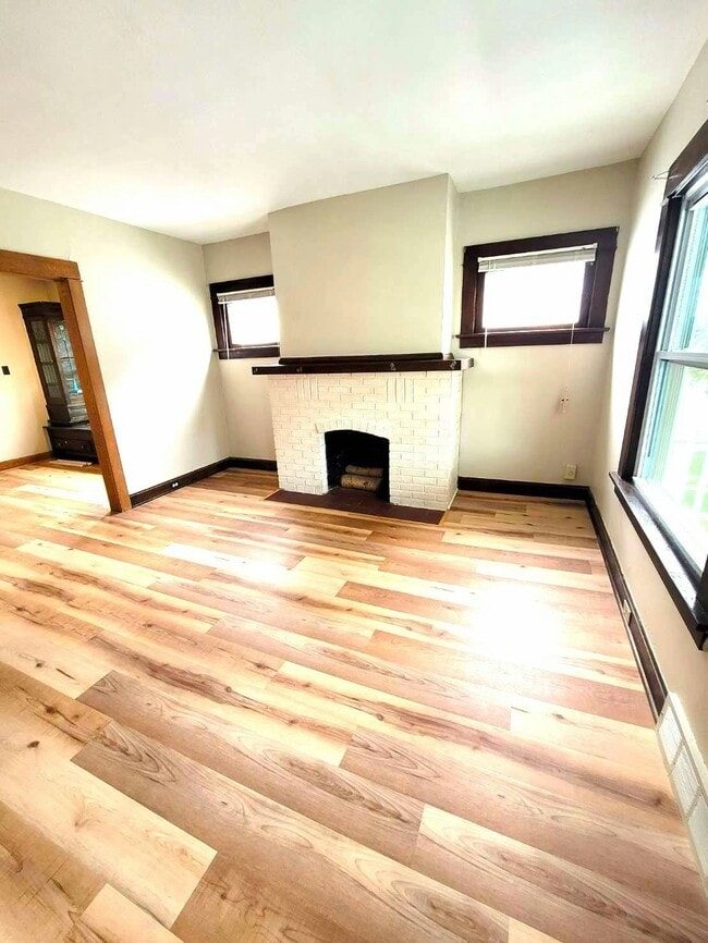 Photo - 1303 Lakeland Ave