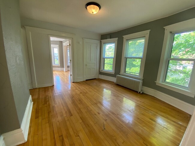 Photo - 920 E 5th St Unit 1