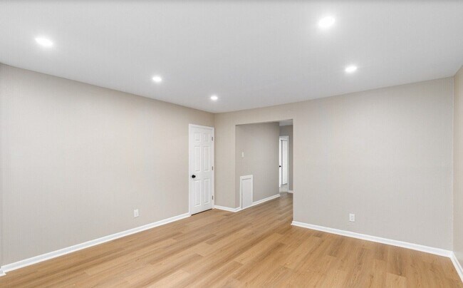 319 Columbia Ave