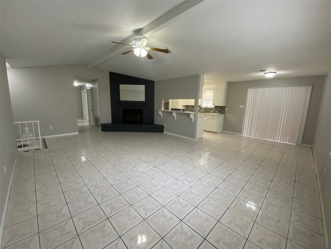 Photo - 12730 Labelle Ln