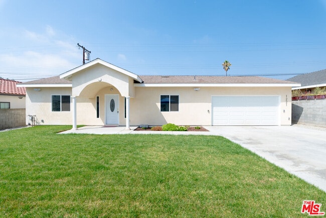 Building Photo - 1221 N Azusa Ave Rental
