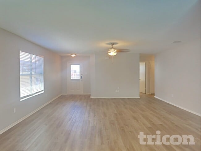 Photo - 3352 Tobago Rd