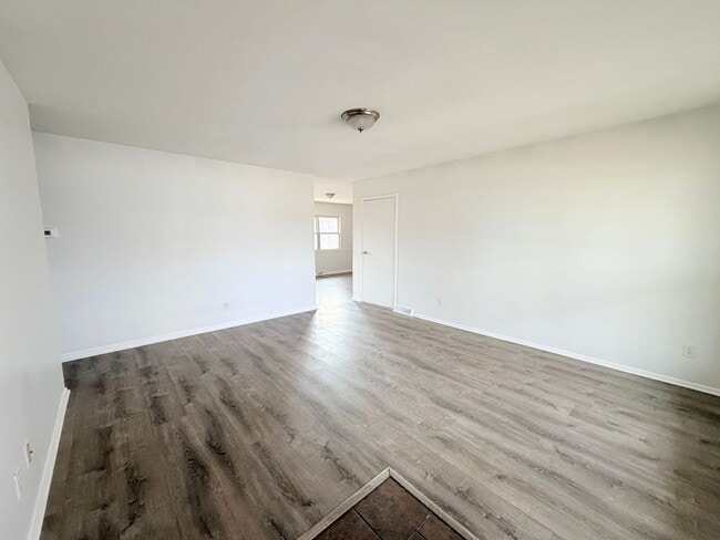 Photo - Now Showing this 4 Bedroom/2 bath in New Whiteland, IN