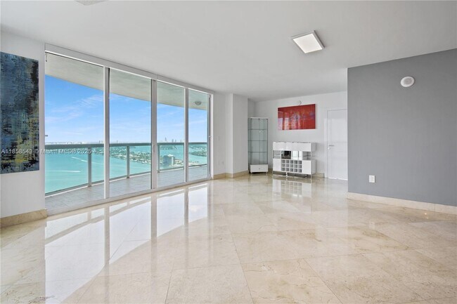 Photo - 1800 N Bayshore Dr