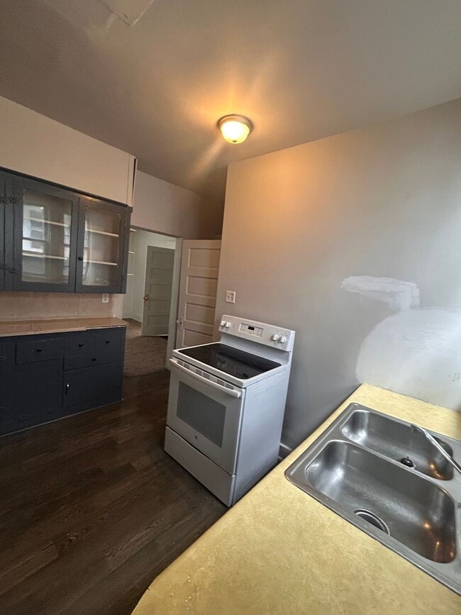 Photo - 3410 Webster St