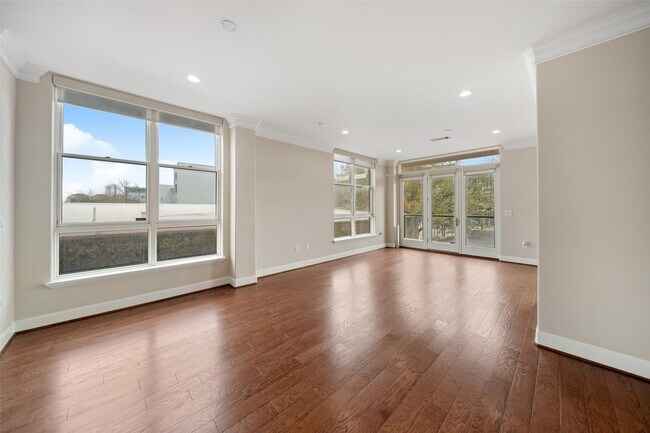 Photo - 1419 Montrose Blvd Unit 202