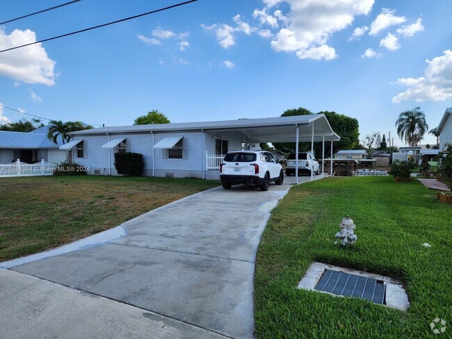 Building Photo - 2014 SE 30th St Rental