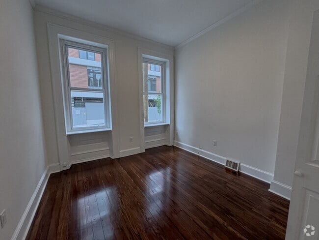Building Photo - 1223 N Franklin St Rental