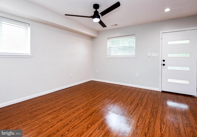 Photo - 531 Hilltop Terrace SE