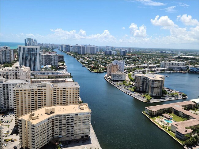 Photo - 4010 S Ocean Dr Unidad R3309