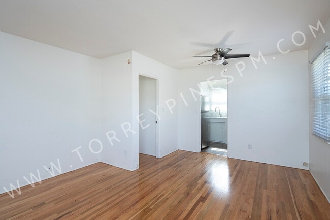 Photo - 2073-2079 Emerald St